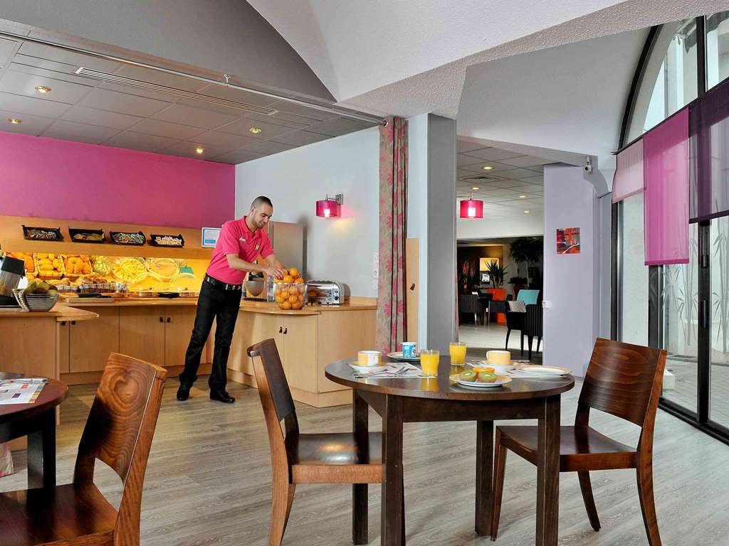 Ibis Styles Melun Hotel Rubelles Restoran gambar